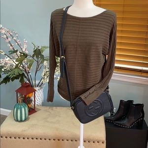 olive green sweater 🖤